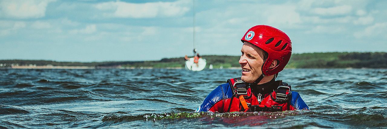 DRK Wasserwacht – Ehrenamtlich Leben retten DRK Wasserwacht – Ehrenamtlich Leben retten